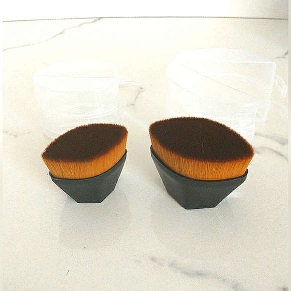 New Trendy Flawless Kabuki Makeup Brush Set - 1 Of Each Size with Case - Picture 7 of 13